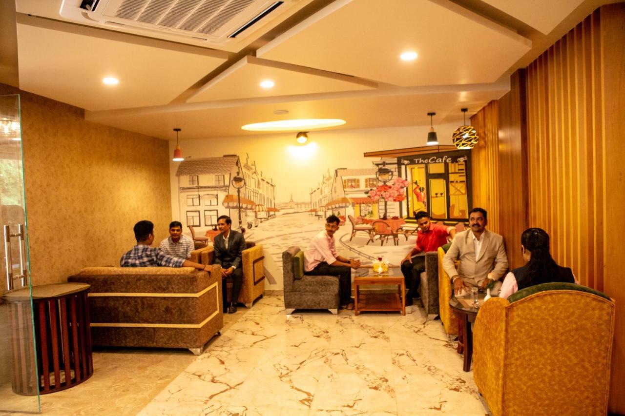Hotel Eden 카워 외부 사진