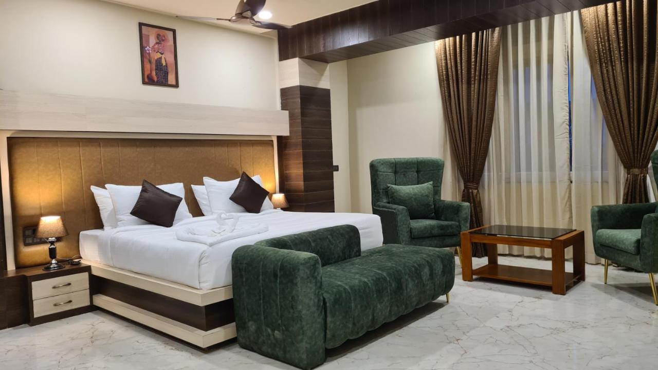 Hotel Eden 카워 외부 사진