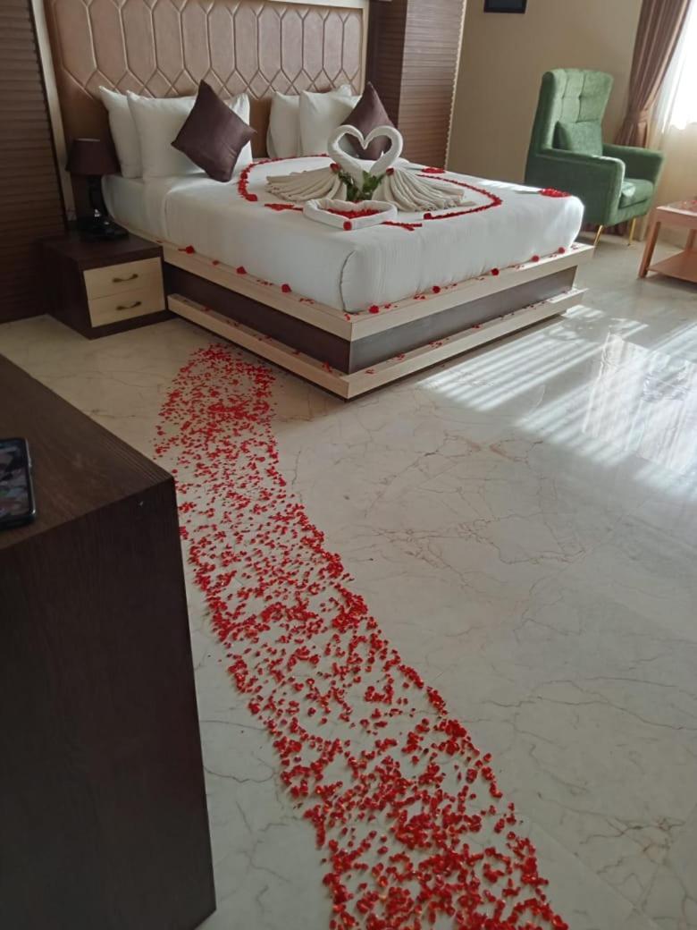 Hotel Eden 카워 외부 사진