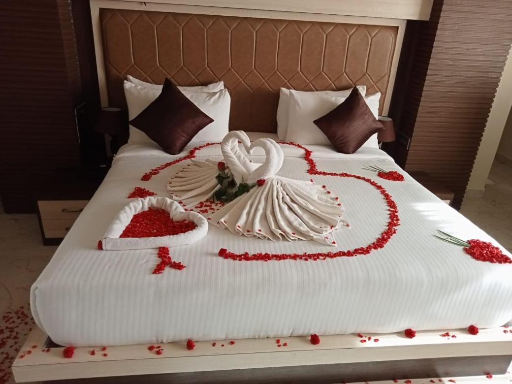 Hotel Eden 카워 외부 사진