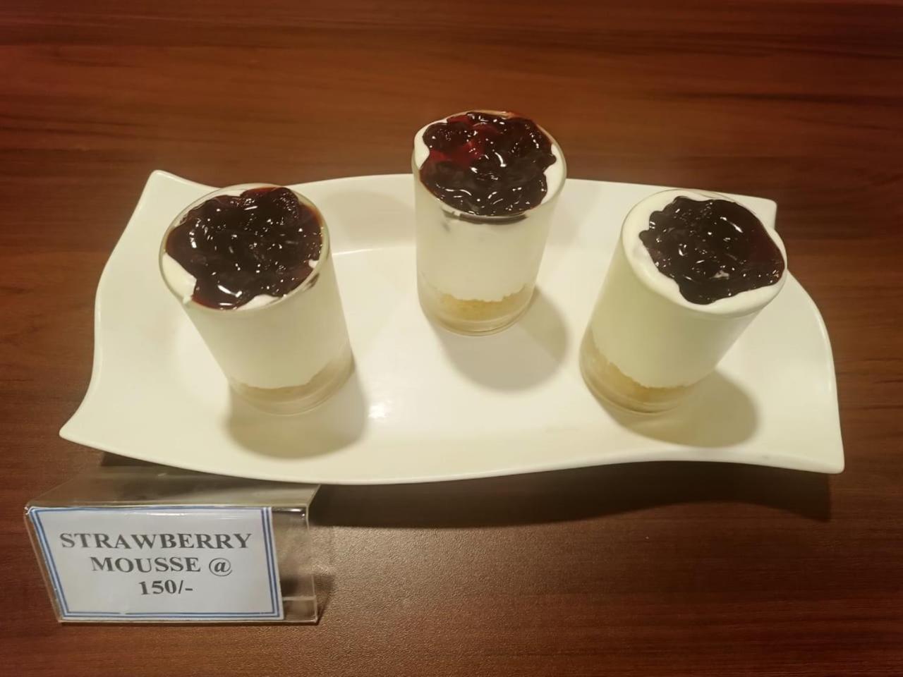 Hotel Eden 카워 외부 사진