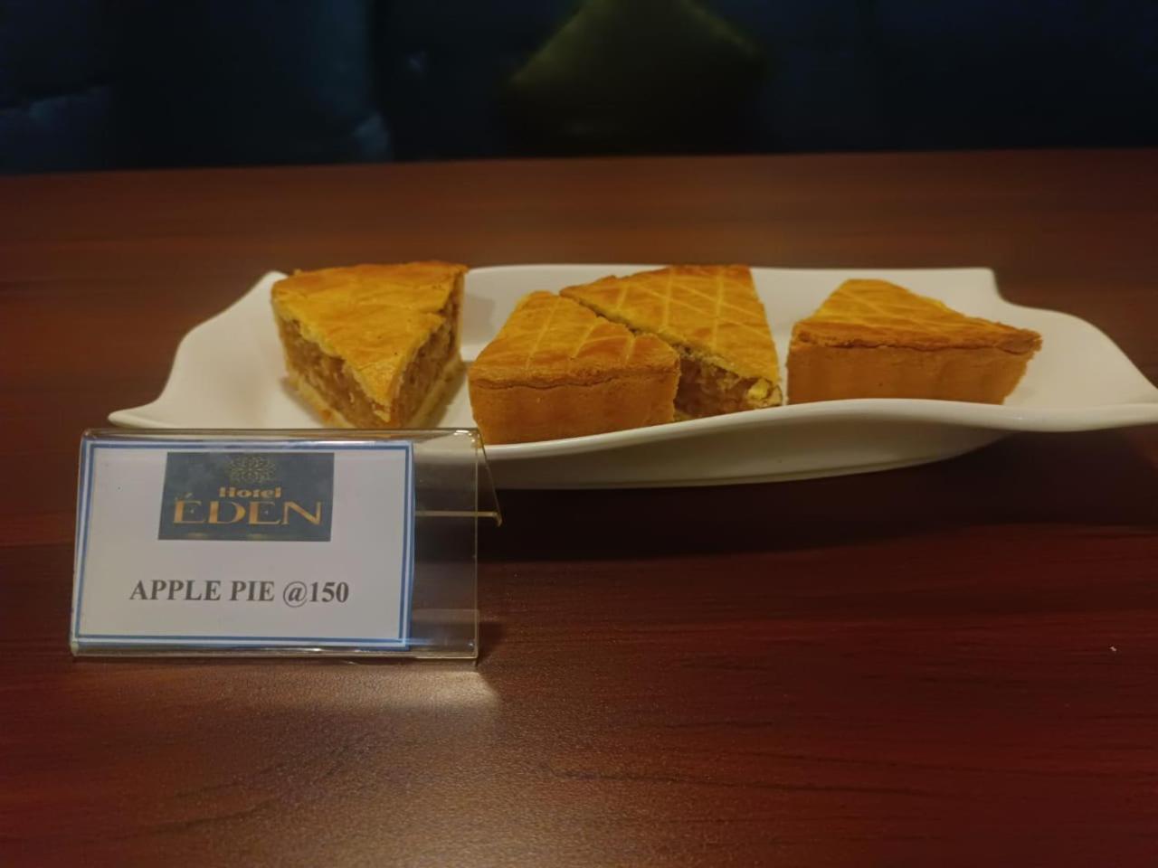 Hotel Eden 카워 외부 사진