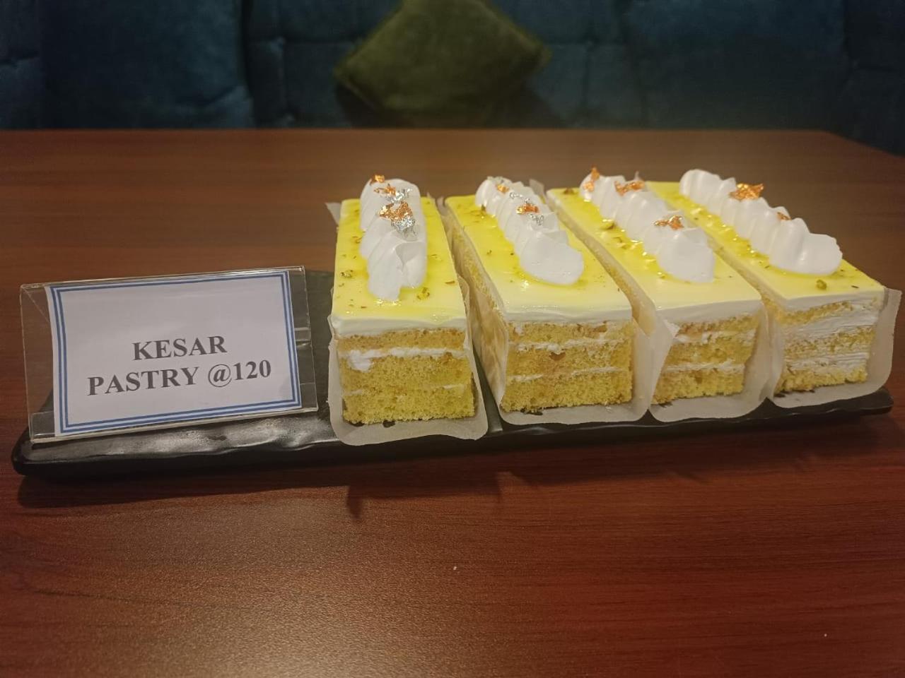Hotel Eden 카워 외부 사진