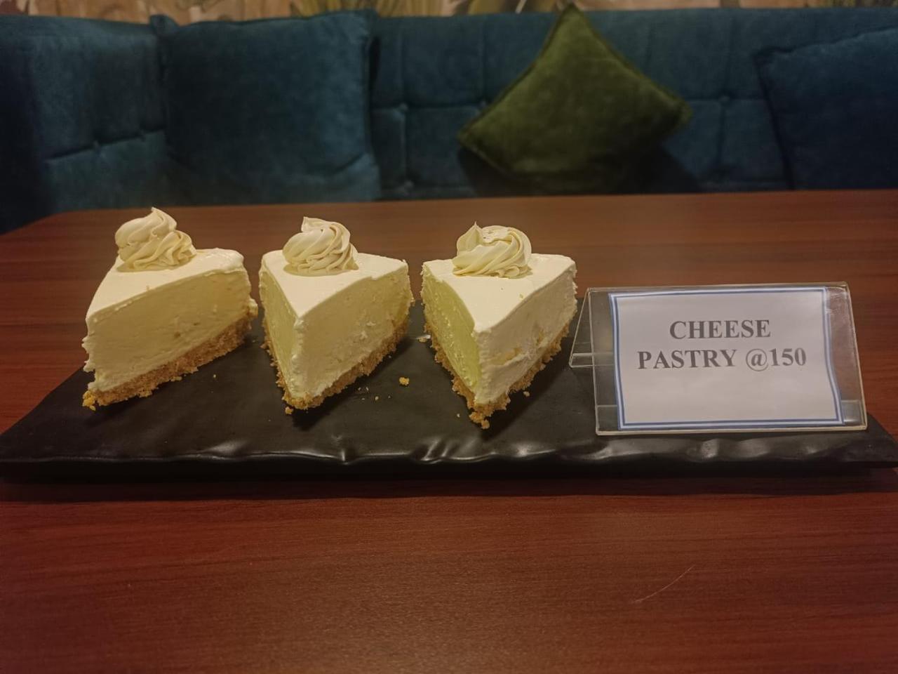 Hotel Eden 카워 외부 사진